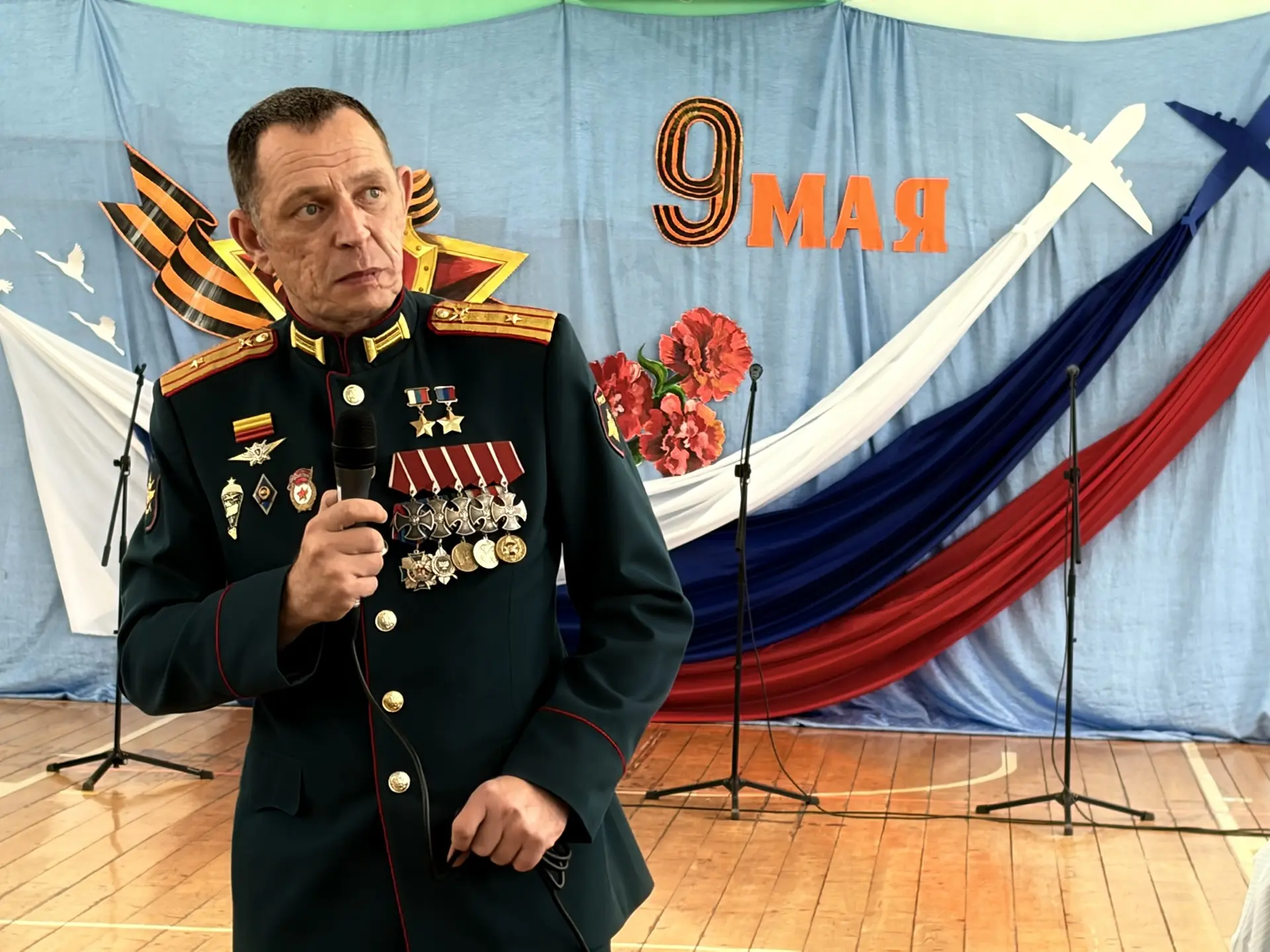 🌎🤲🏻🕊Диалог с Героем в нашей школе 🇷🇺  🌟Сегодня в стенах нашей школы прошло важное событие. В рамках 