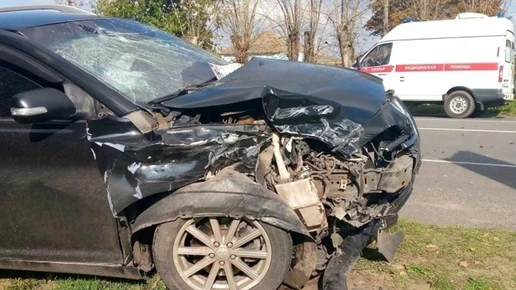 На трассе в Курской области в ДТП с двумя автомобилями пострадал человек