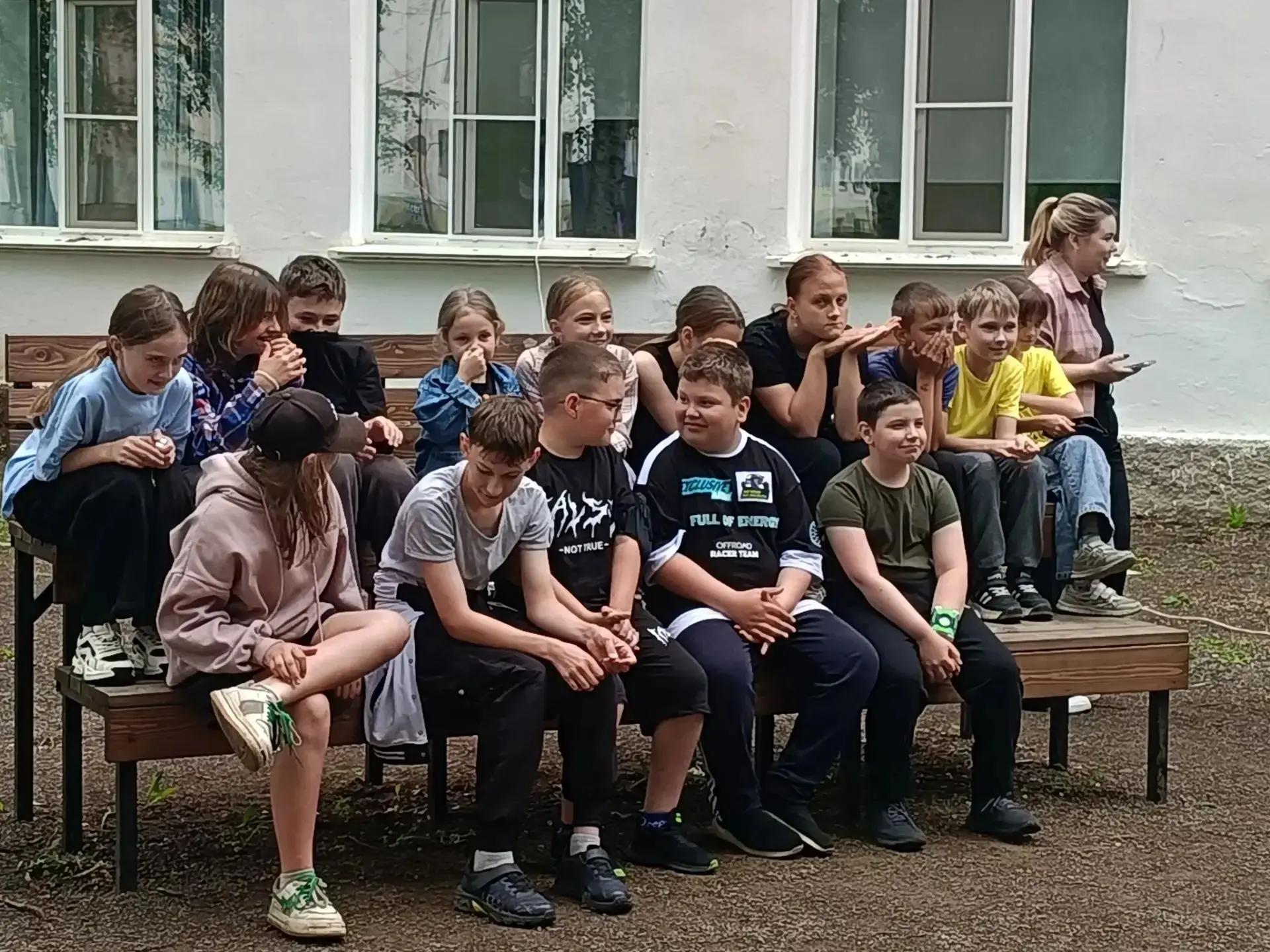 Ребята отряда "Земляне" сегодня  провели  интересный ,  наполненный разнообразными делами и занятиям