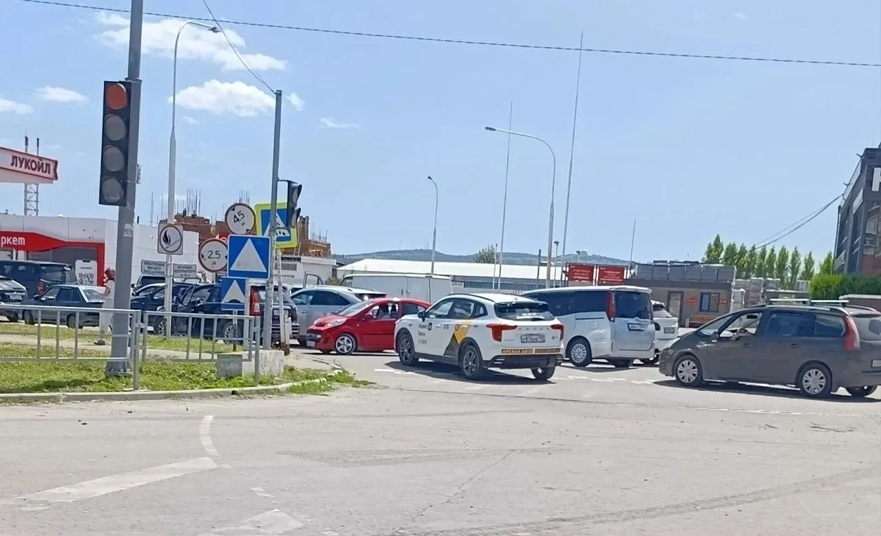 ⛽️ Топливо в Анапе: стало спокойнее, но бензин есть не везде

Сегодня днём корреспондент «Блокнот Ан