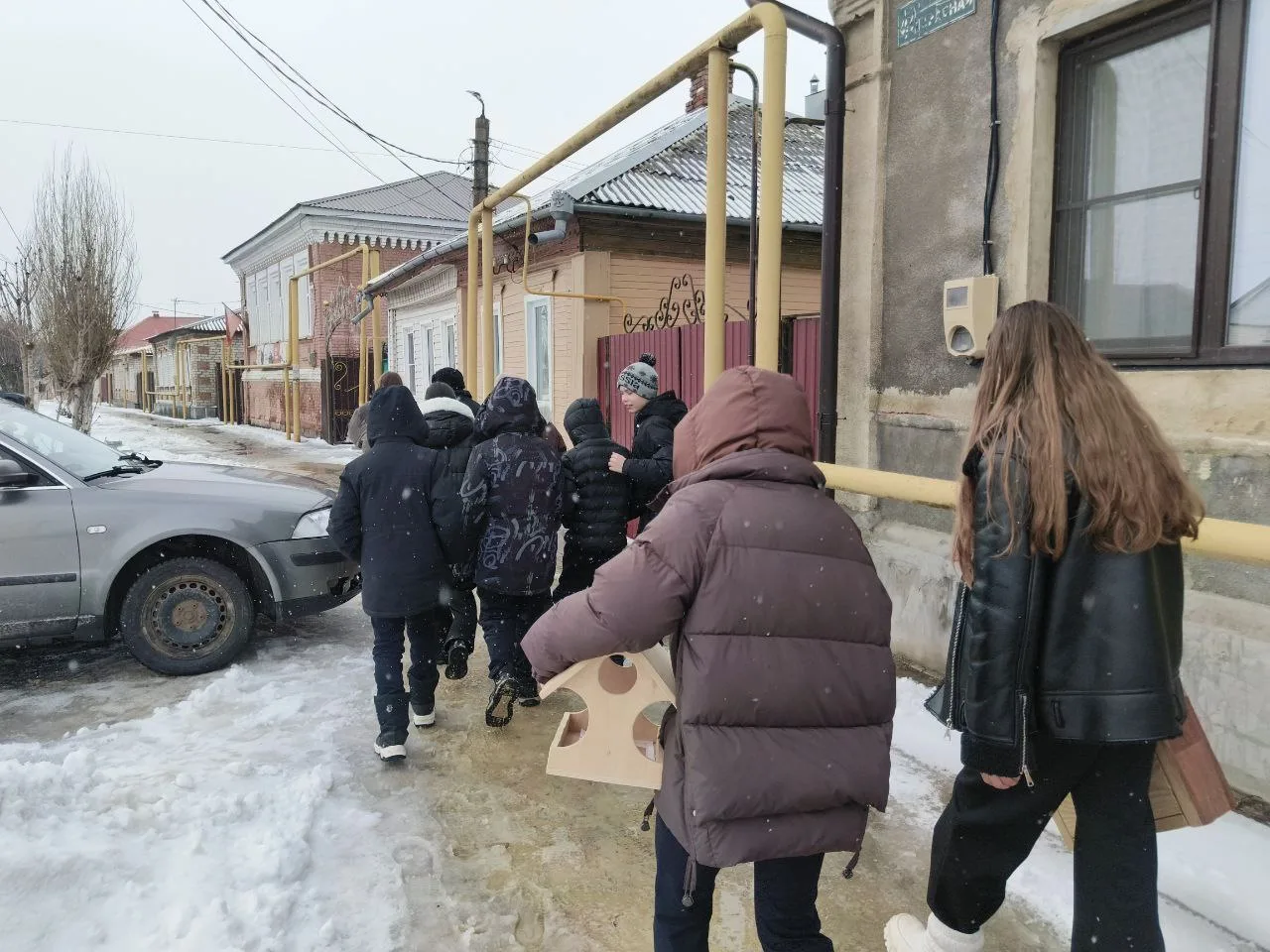 Ученики 5 "А" и ученики 5 "В" класса посетили детскую городскую библиотеку. Им рассказали о том, как