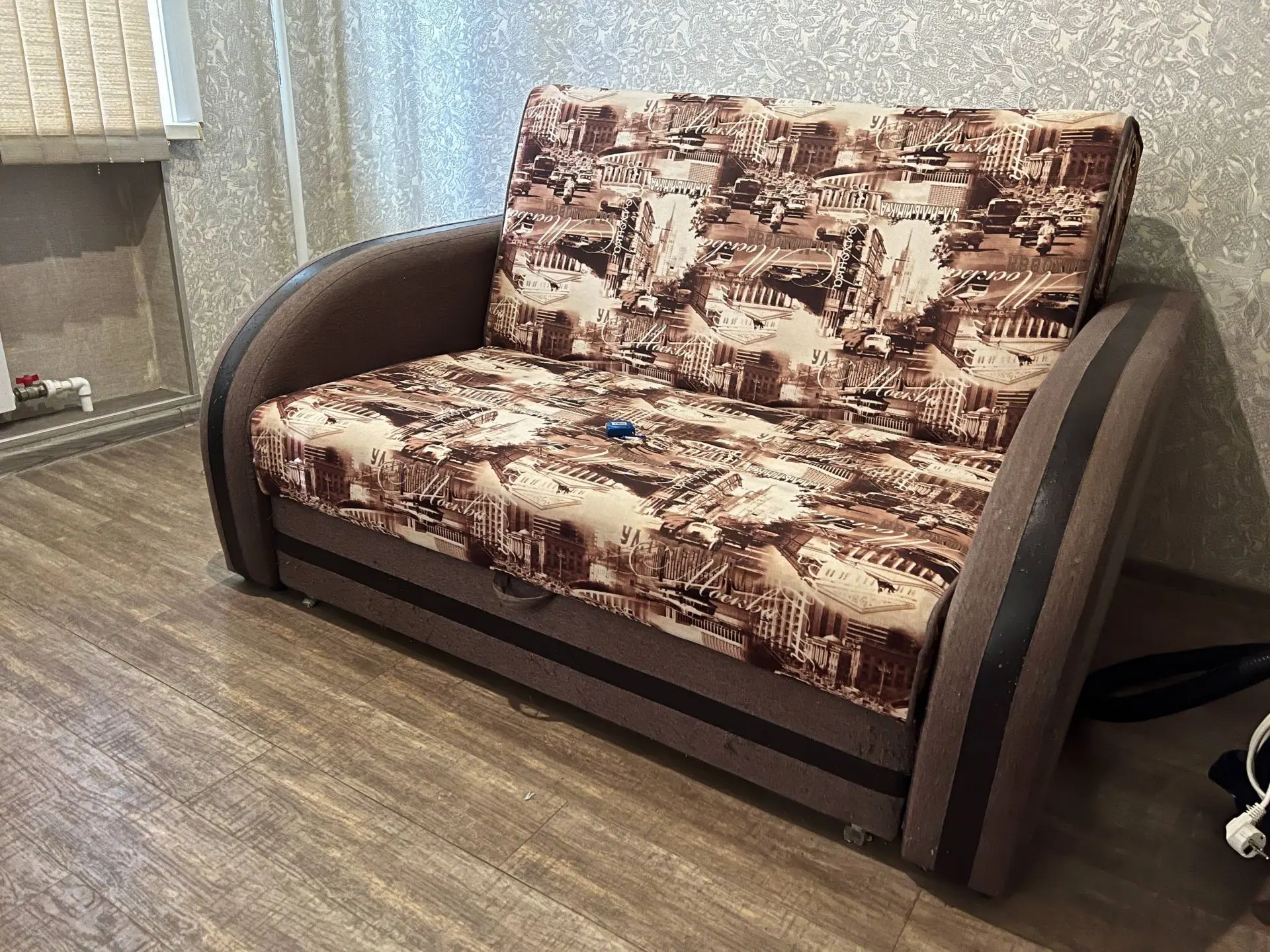 Продам диван. САМОВЫВОЗ МИРНОЕ