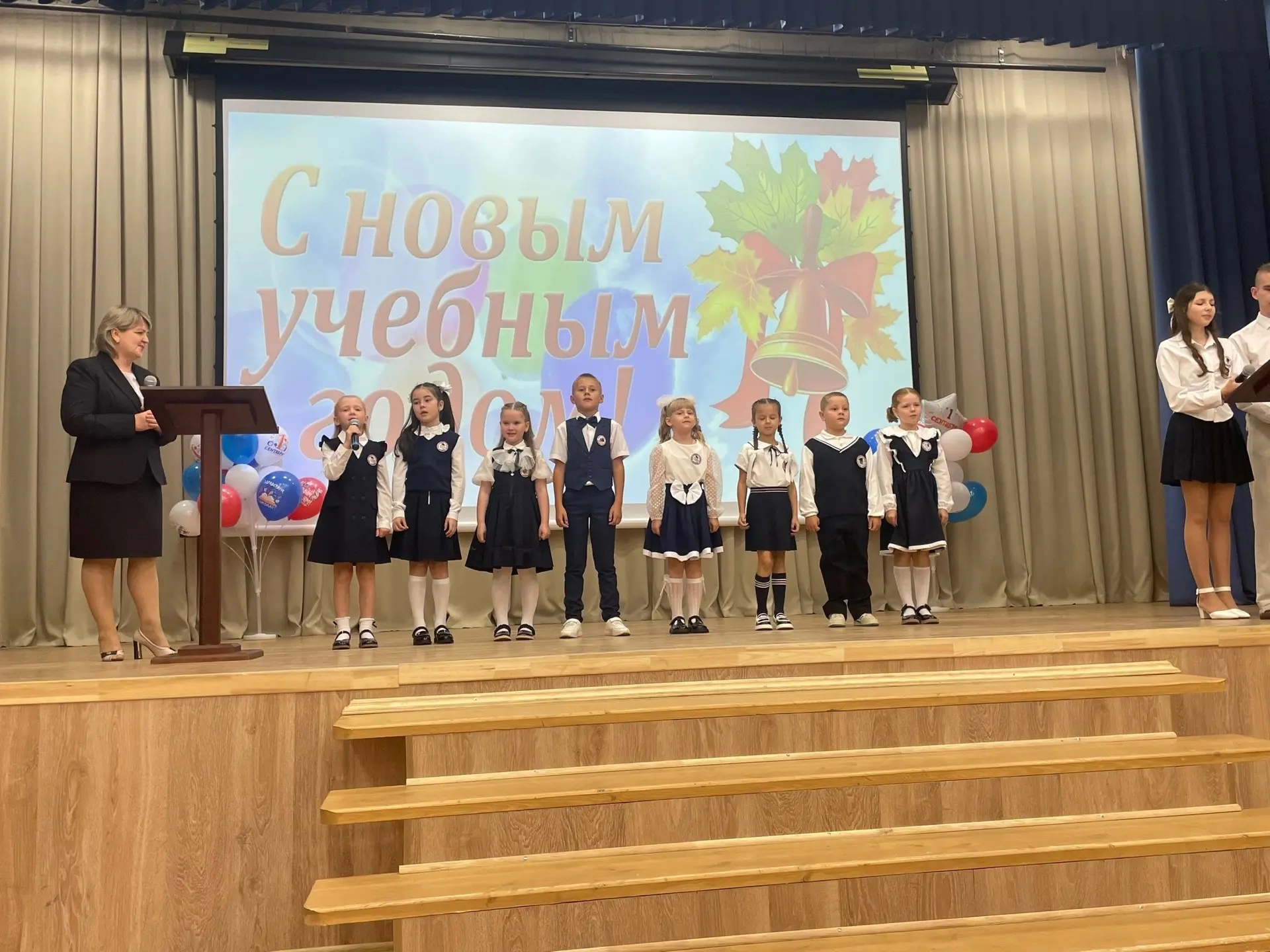 Сегодня особенный день для наших маленьких героев — для первоклассников. В их глазах бы...