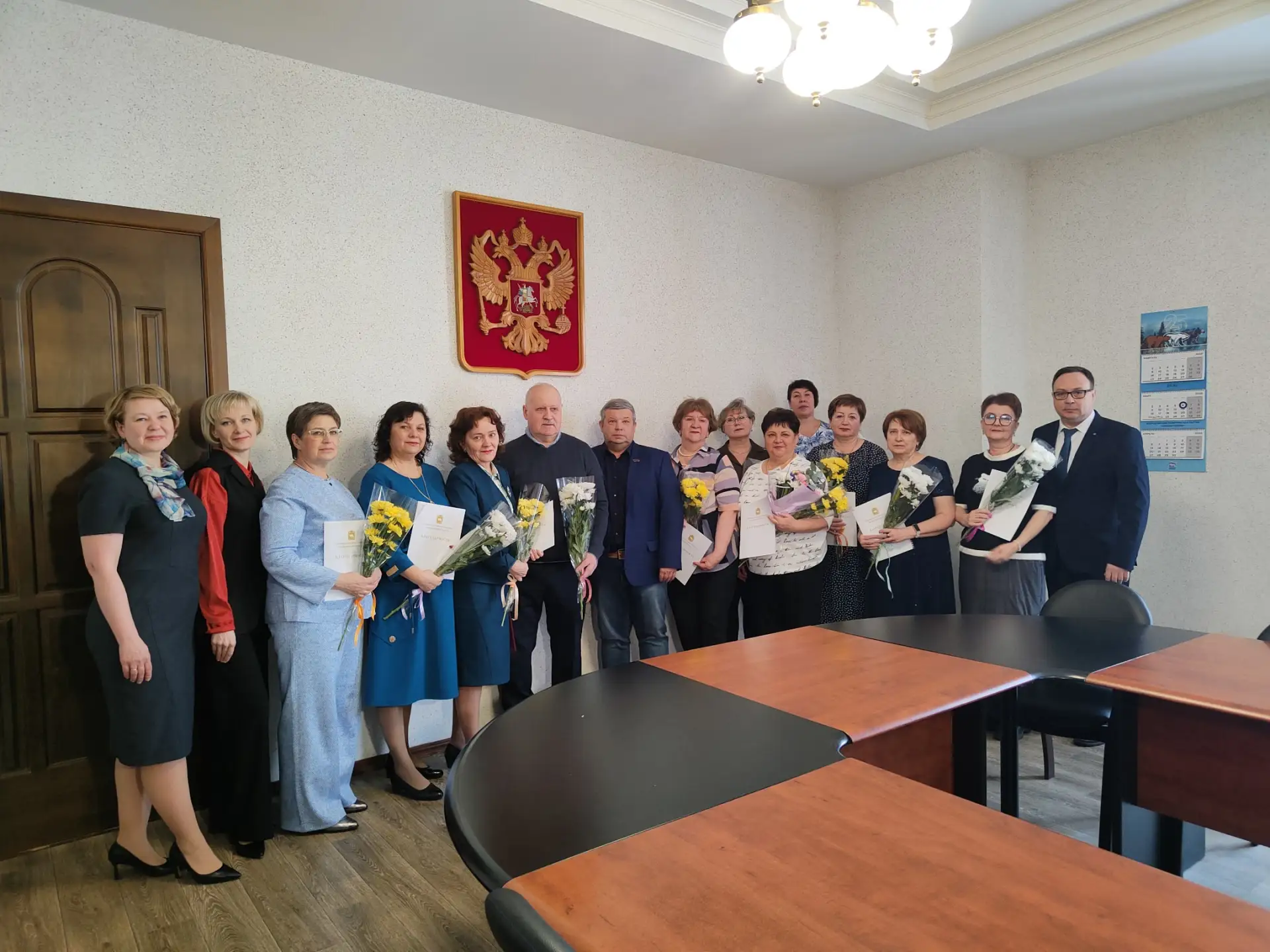 Сегодня вместе с начальником управления образования Мариной Александровой вручили педаг...