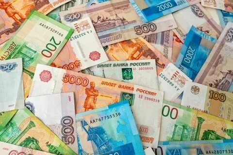 💸 Саратовская область снова заняла 12-е место по зарплатам в ПФО
