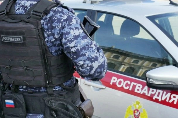 В Ивангороде мужчина с ножом пошел на пасынка-подростка