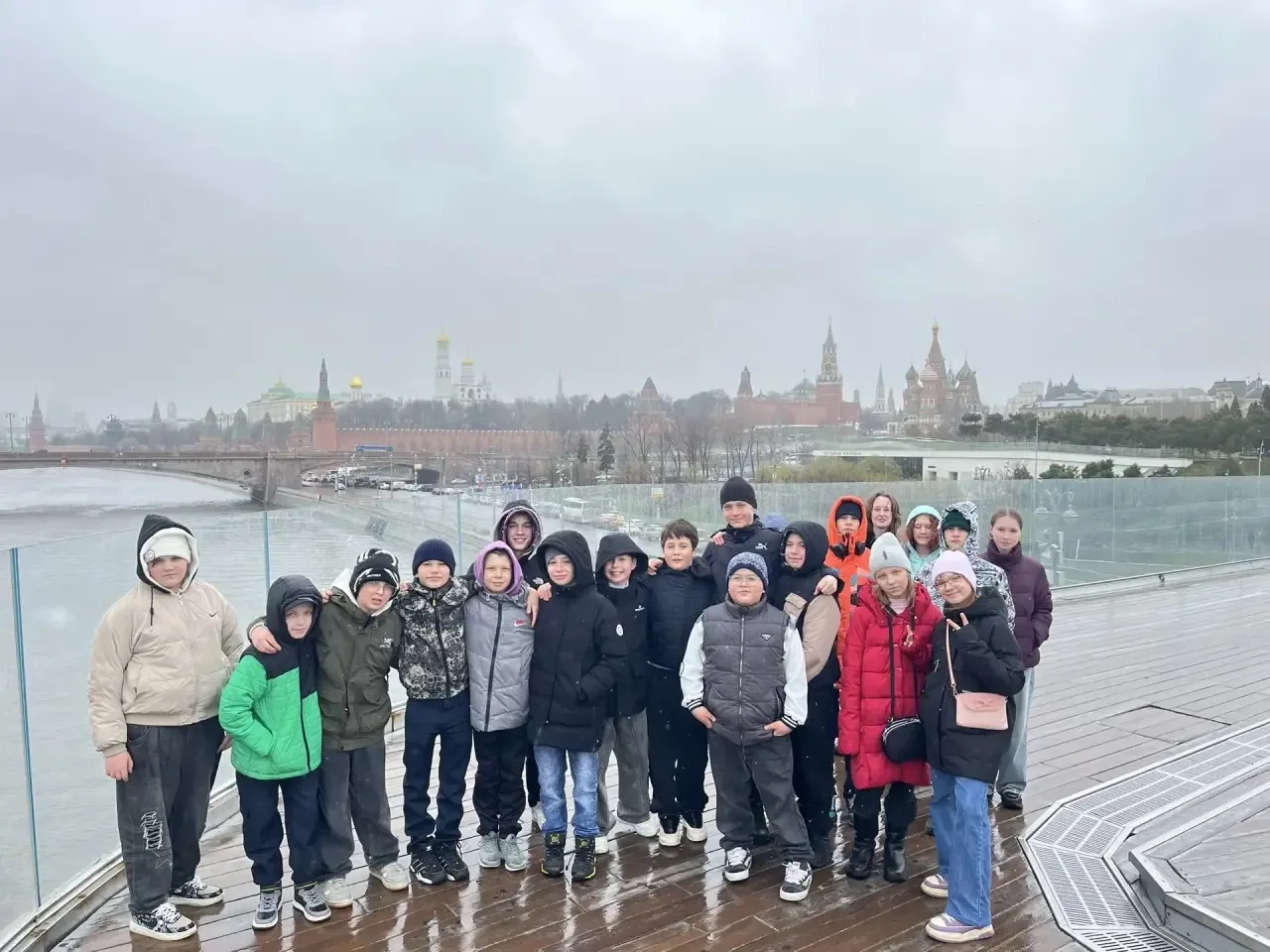 🌟 АКТИВНЫЕ КАНИКУЛЫ  Увлекательное путешествие в мир минералов и красоты Москвы!  💎9 апреля учащиеся