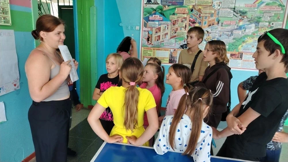 Дорогие друзья! 
Сегодня в нашем пришкольном лагере царила особая, вдохновляющая атмосфера! Мы отмет