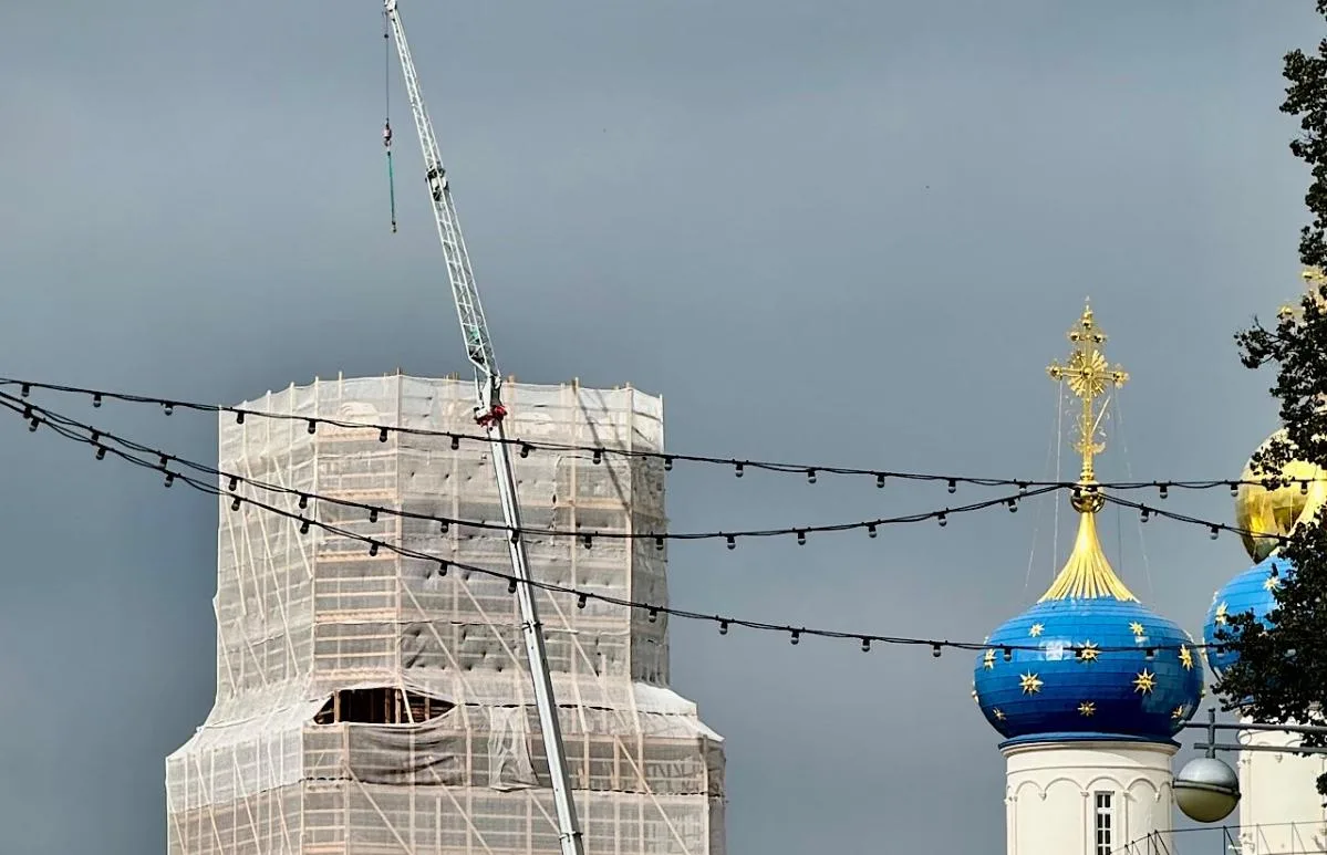 В Твери на колокольню Спасо-Преображенского собора установят купол и крест