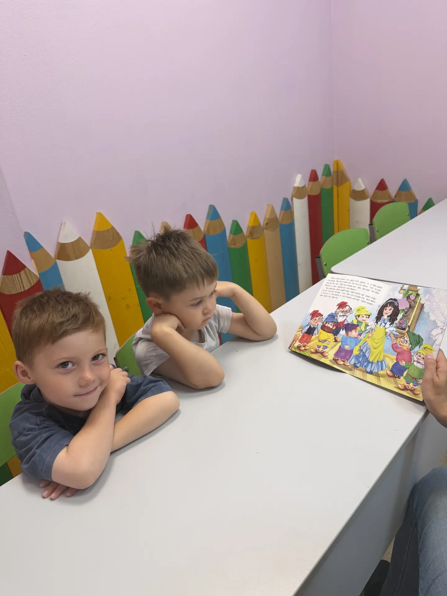 Сегодня на занятии по творчеству ребята учились важным правилам жизни! 🎨✨