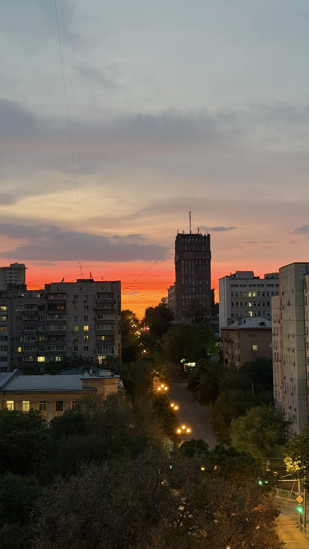 Кстати, закат сегодня был восхитителен. Давайте поставим ему «лайк»! 

Подписывайтесь на NewsKhv

ПО