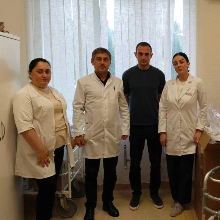 Правительство Москвы передало Гудаутской больнице 130 медицинских приборов и изделий об...