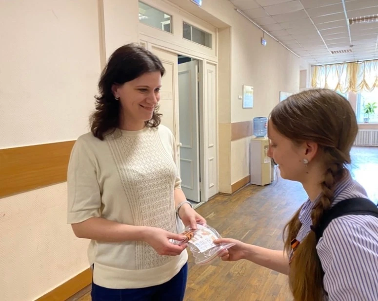 🌟Волонтеры нашей школы с честью приняли участие во Всероссийской акции «Георгиевская ленточка», приу
