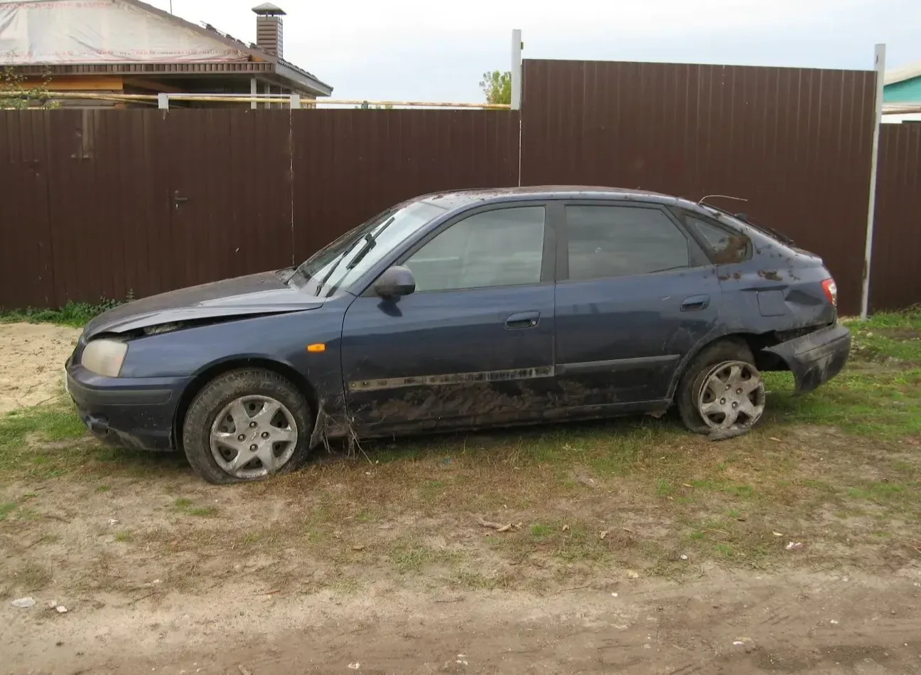 Житель Петровска угнал автомобиль и постеснялся вернуть его после ДТП