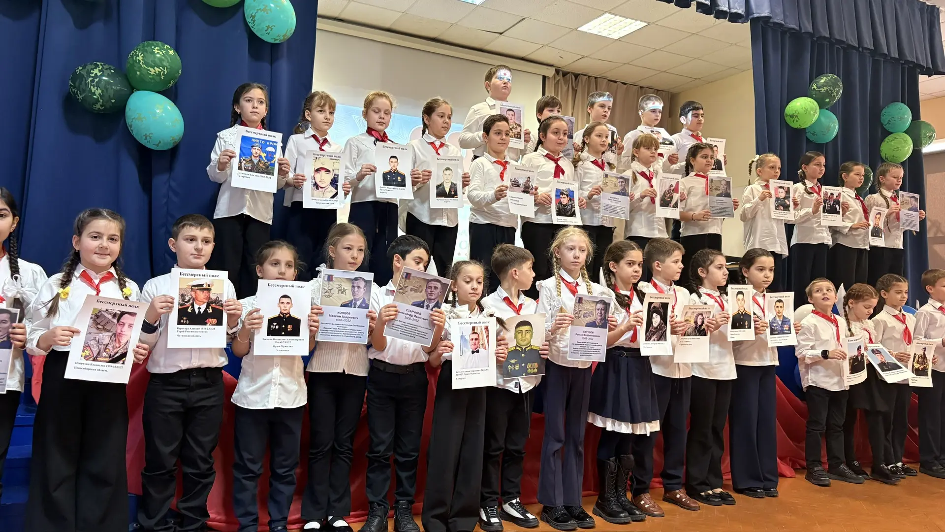 ДОРОГИЕ НАШИ ПАПЫ, ДЕДУШКИ И БРАТЬЯ! 🎉 Сегодня мы сердечно поздравляем вас с Днем защитника Отечеств