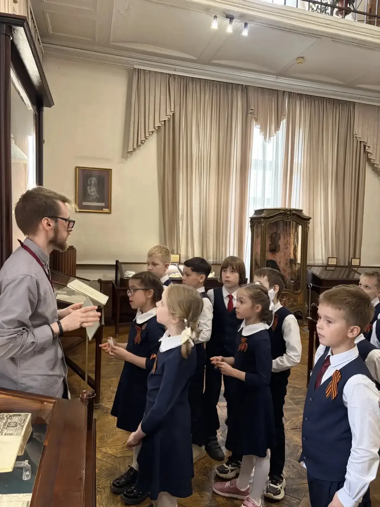 Ученики 1 «А» класса, классный руководитель Шальнова Е.В., совершили экскурсию в музей имени Д.Г. Бу