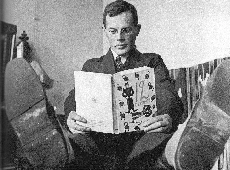 Илья Ильф (1897–1937) – советский писатель, соавтор Евгения Петрова по книгам «Двенадца...