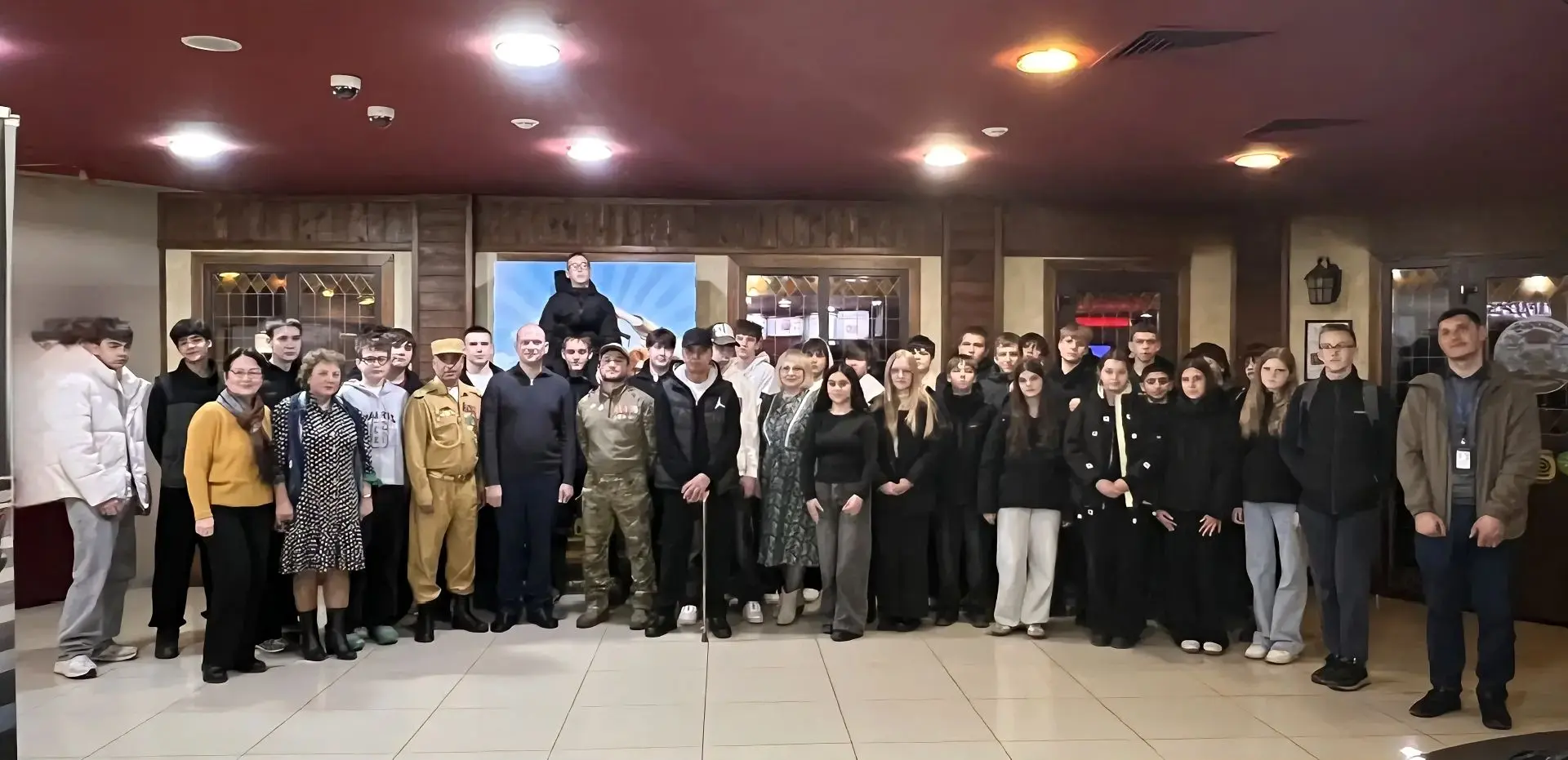 🇷🇺 Живая история. Настоящие герои. Рядом.  27 марта ученики 8-9 классов вместе с классными руководит