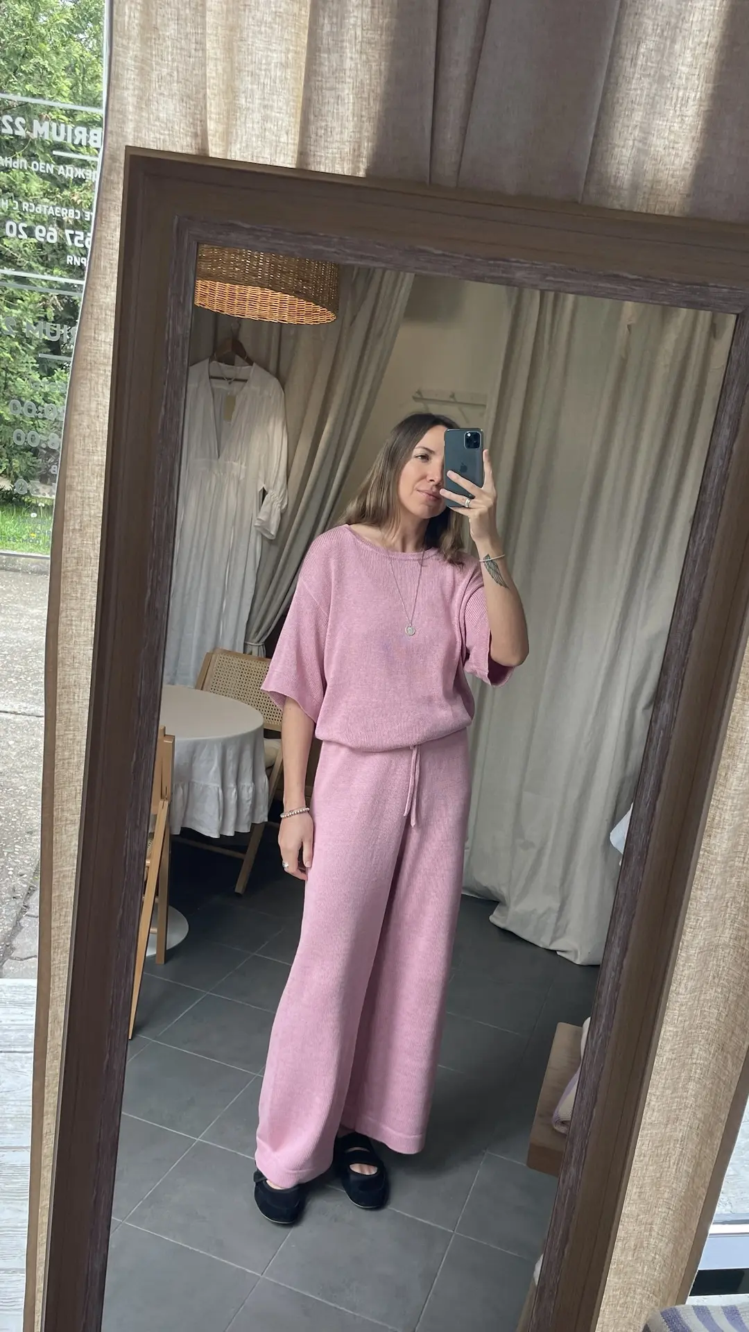 Ох, какие красивые костюмы мы связали! 🌸