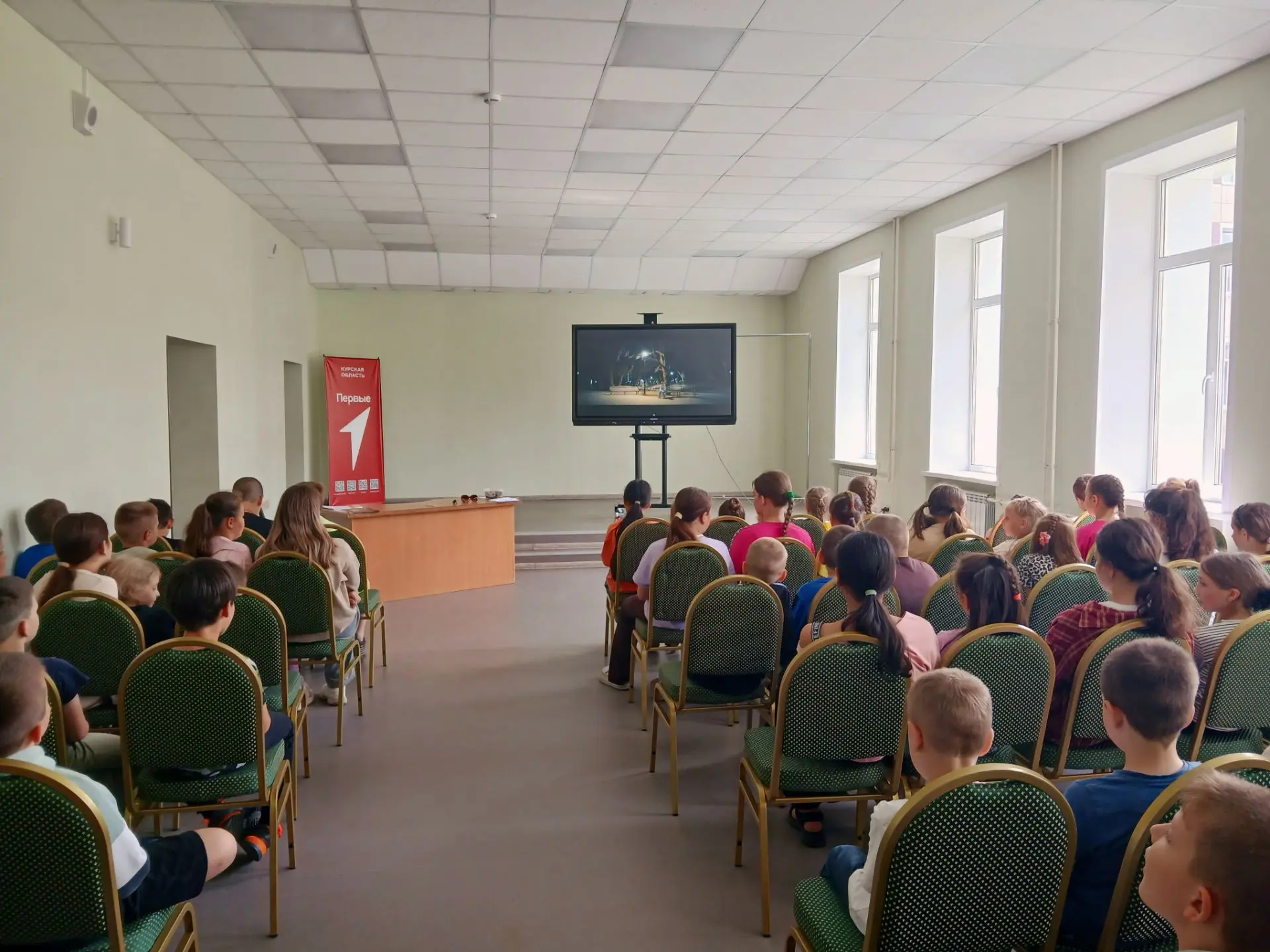 Просмотр фильма "Разговоры еле слышны"