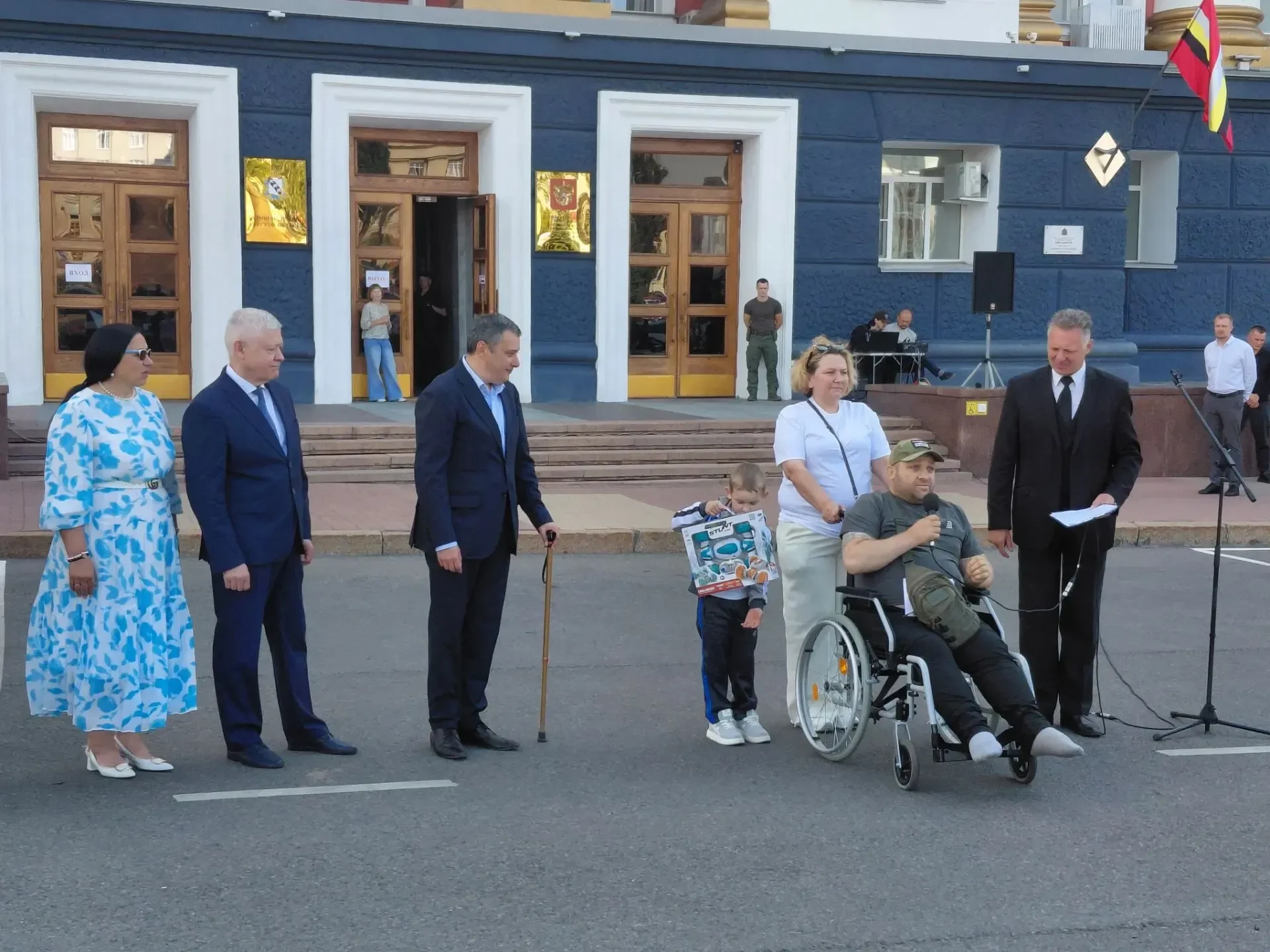 🚗 В Курске ветеранам СВО вручили ключи от 10 автомобилей