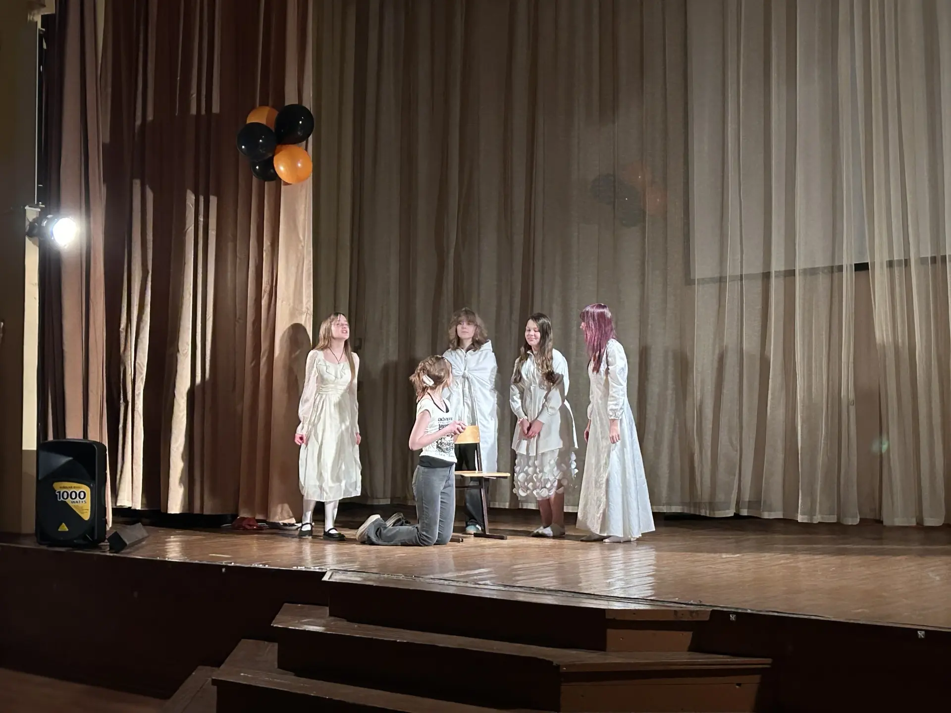 Премьера спектакля  🎭 Ребята из нашей студии «Школьный театр» под руководством Муранова Константина 