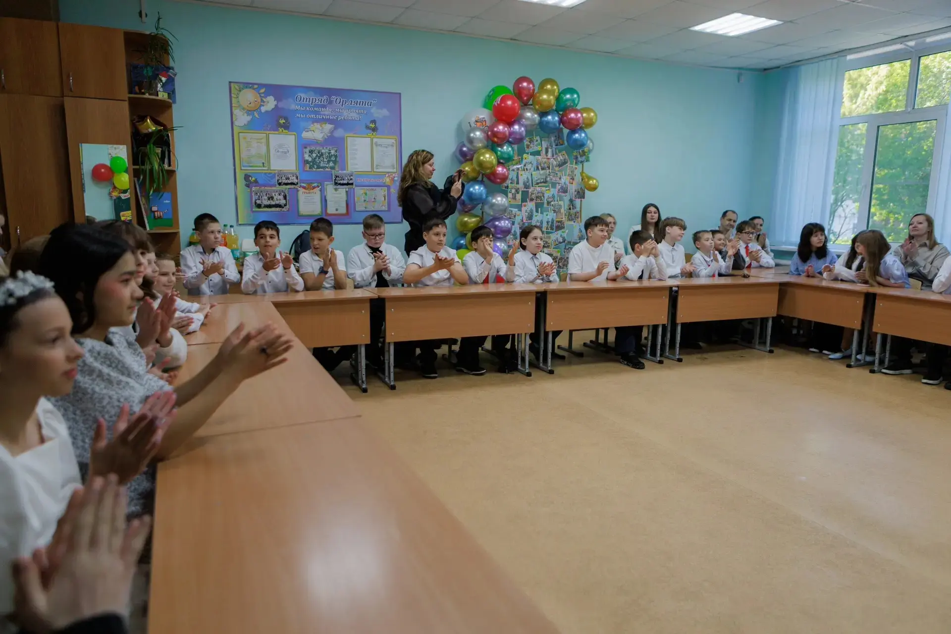 У 4е класса  прошёл выпускной из начальной школы 🎊🎉.
