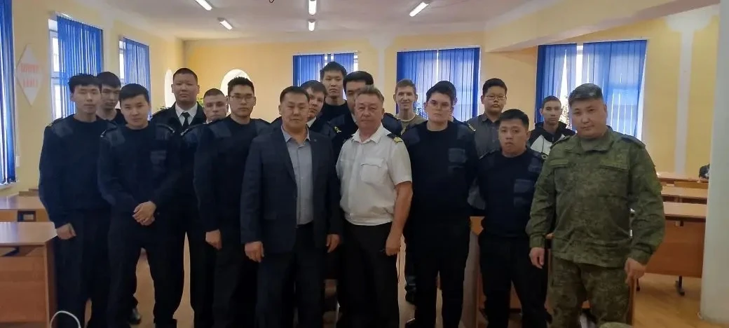 ПРОДОЛЖИ УЧЕБУ И СТАНЬ ОФИЦЕРОМ!  О подтянутости и поддержании себя в здоровьесберегающем жизненном 