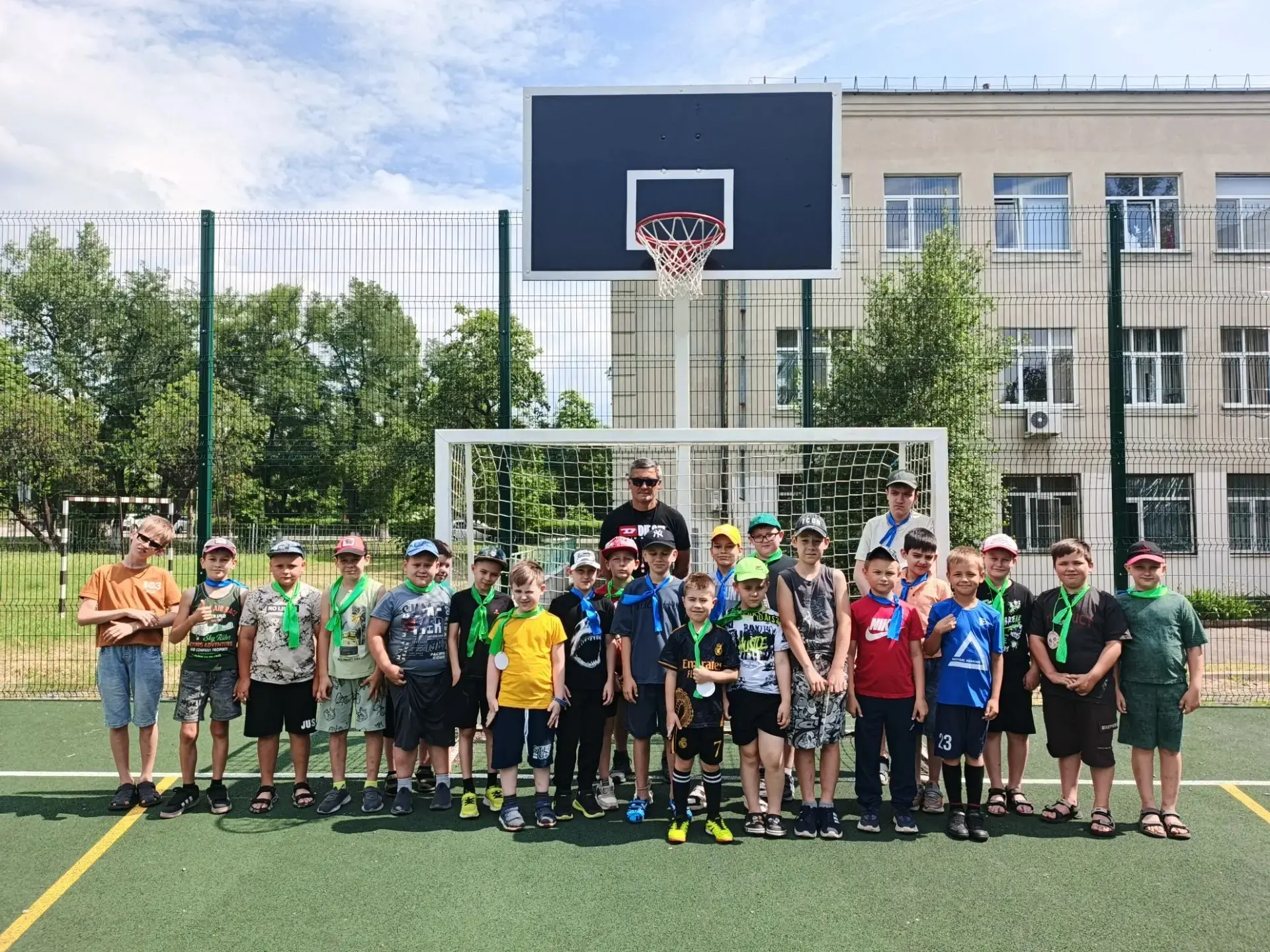 ⚽️ Мастер-класс по футболу в пришкольном лагере! ⚽️

В нашем пришкольном лагере состоялся настоящий 