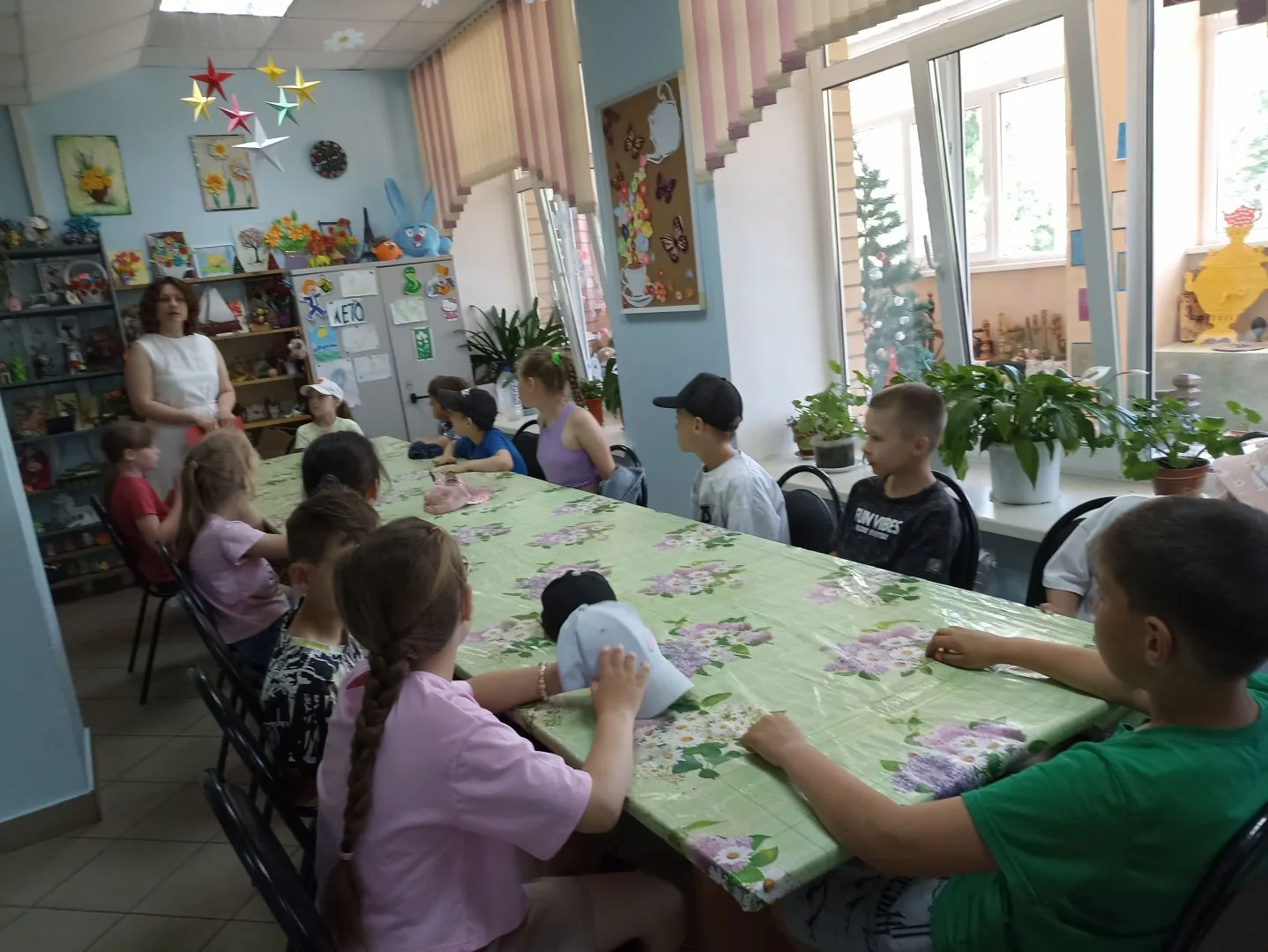 📚 Викторина «Что мы Родиной зовём?»

9 июня школьники встретились в МБУК «Глинковский Центр», чтобы