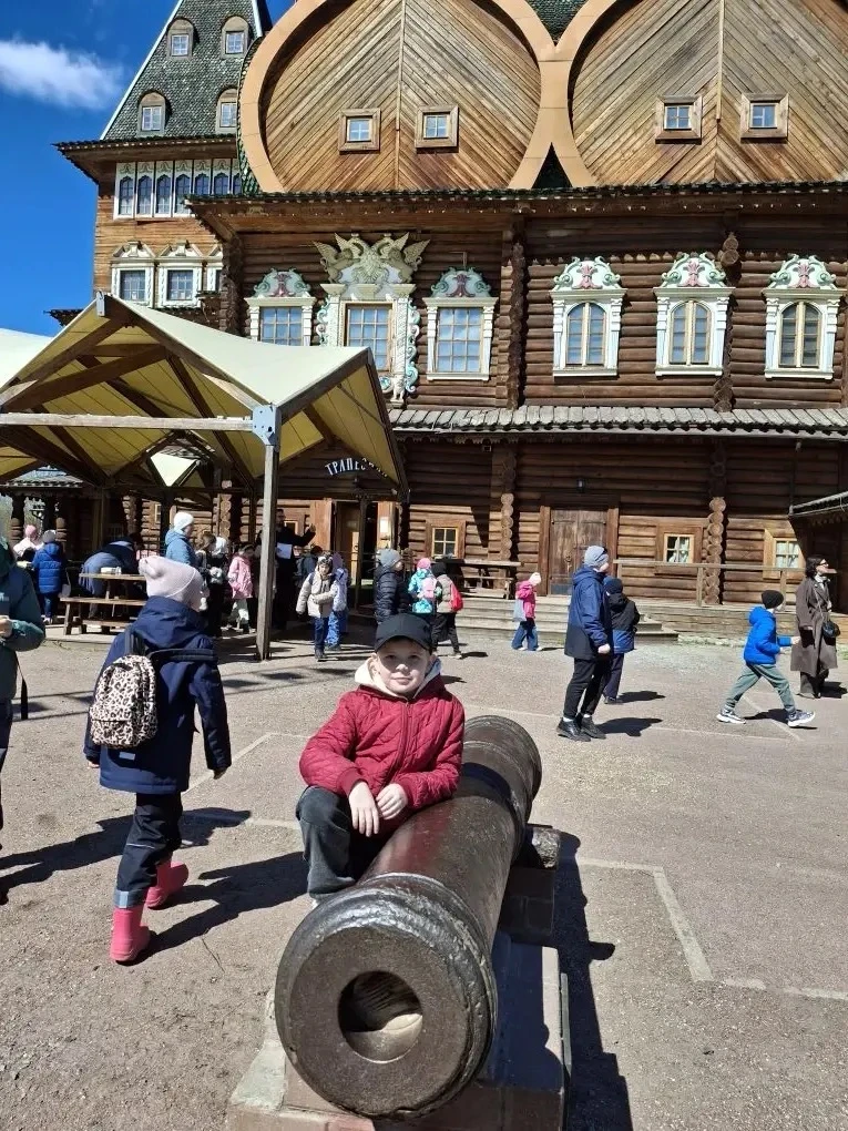 Сегодня ребята из 1л3 и 2л3 провели день в настоящем дворце! 🏛  Ученики посетили музей-заповедник «К