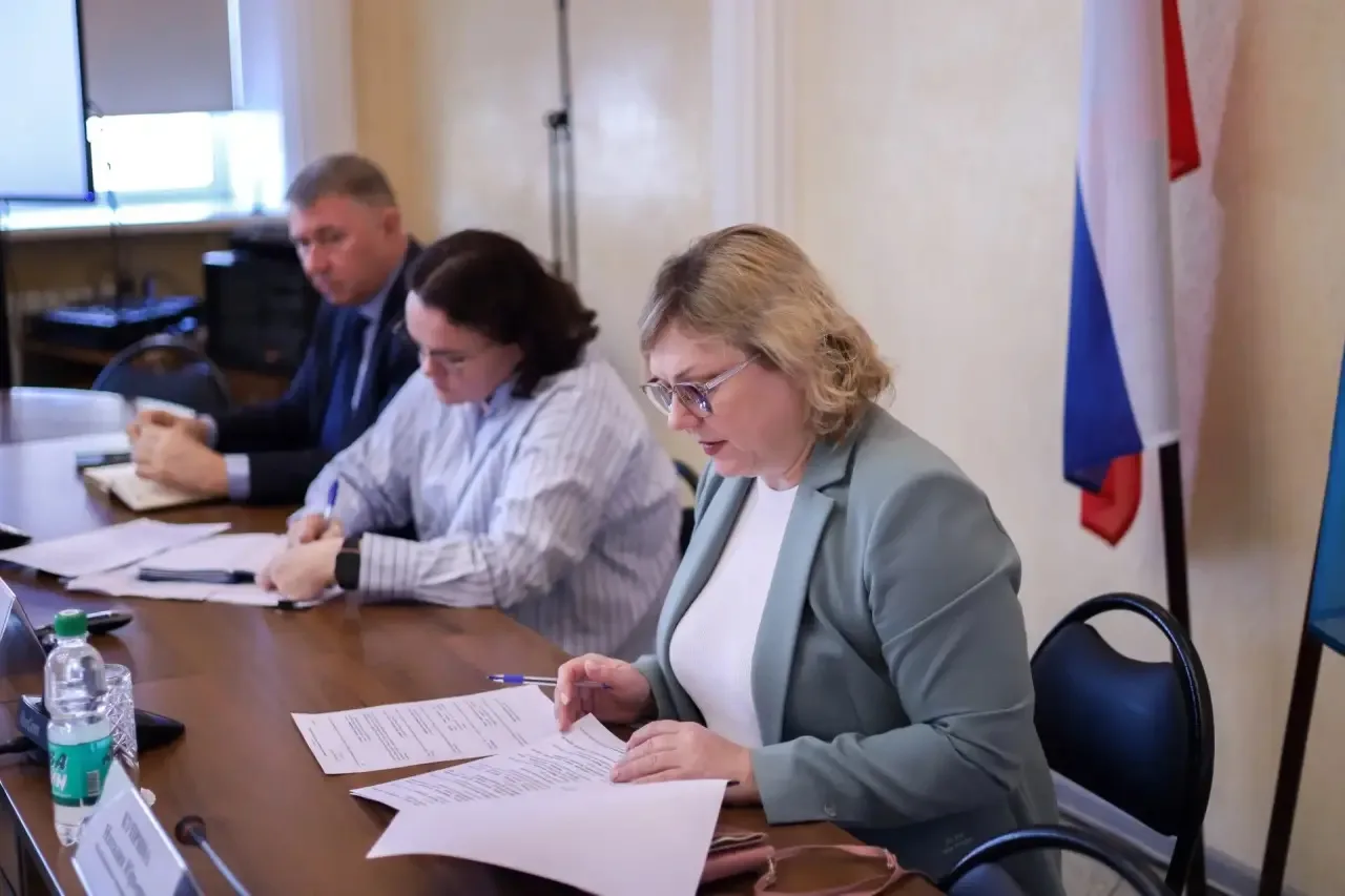 Каждый вторник собираемся на аппаратное совещание. Здесь обсуждаем главное: планы, проблемы, которые