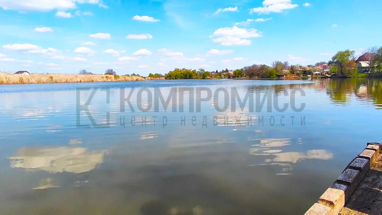 🏠 ID 134579087 Адрес: Краснодарский край, Динской р-н, с. Первореченское  📍 Дом у реки с пирсом и бо