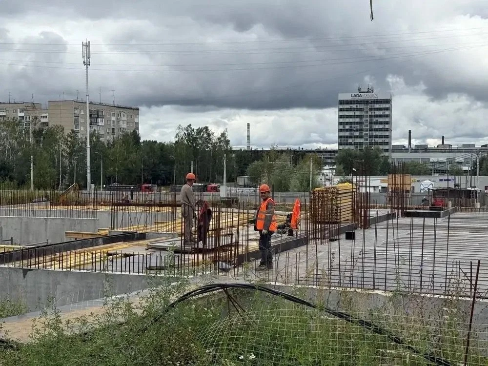 🆕В Ижевске возобновилось строительство школы в микрорайоне № 8 жилого района Восточный.