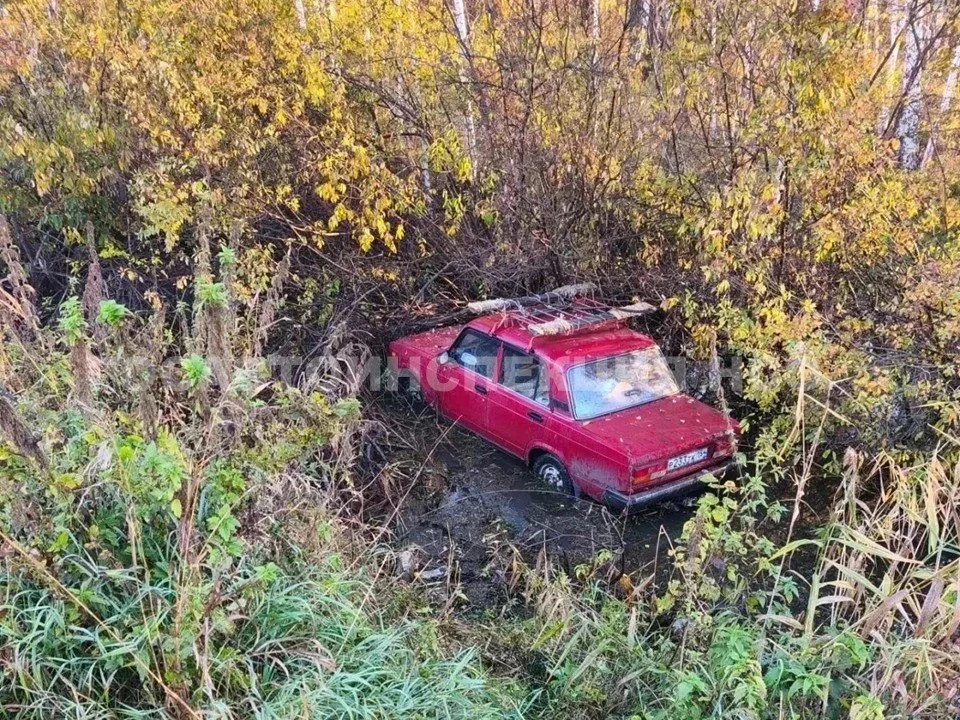 Женщина на электромопеде погибла в ДТП на автодороге в Новосибирской области.
