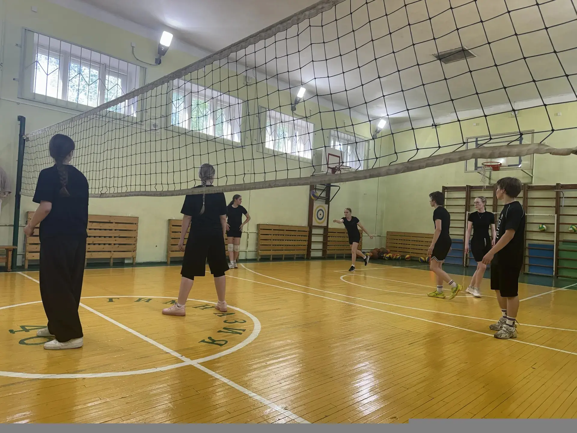🏐Первенство гимназии по волейболу: эмоции, рекорды и командный дух!  В нашей гимназии состоялось дол
