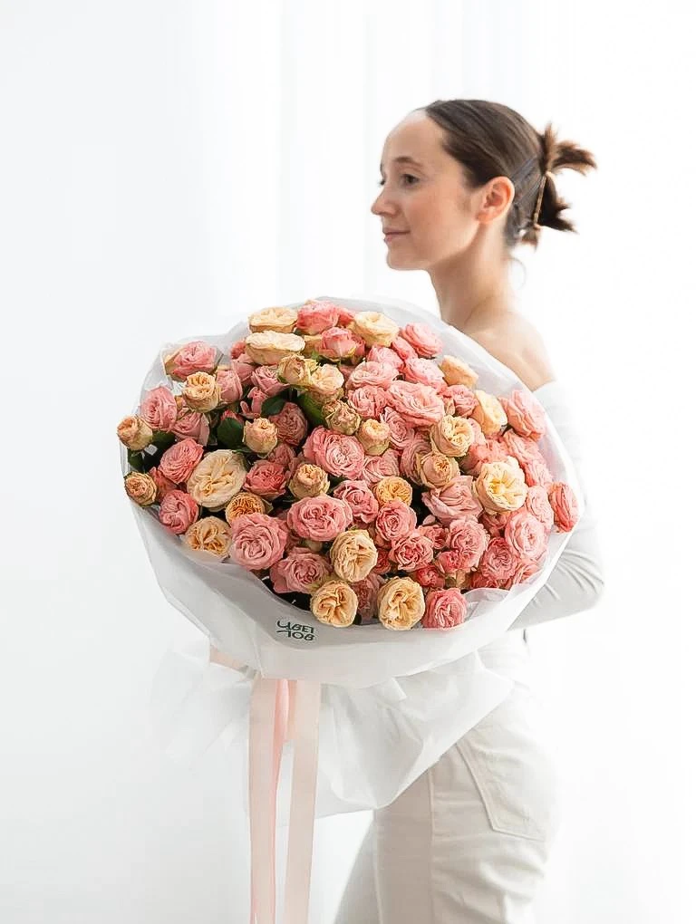 Букет с кустовыми розами «кремовыми и розовыми»!💘

Скорее забирайте 
эту красоту  🩷❤️💘

💕— БИГ б