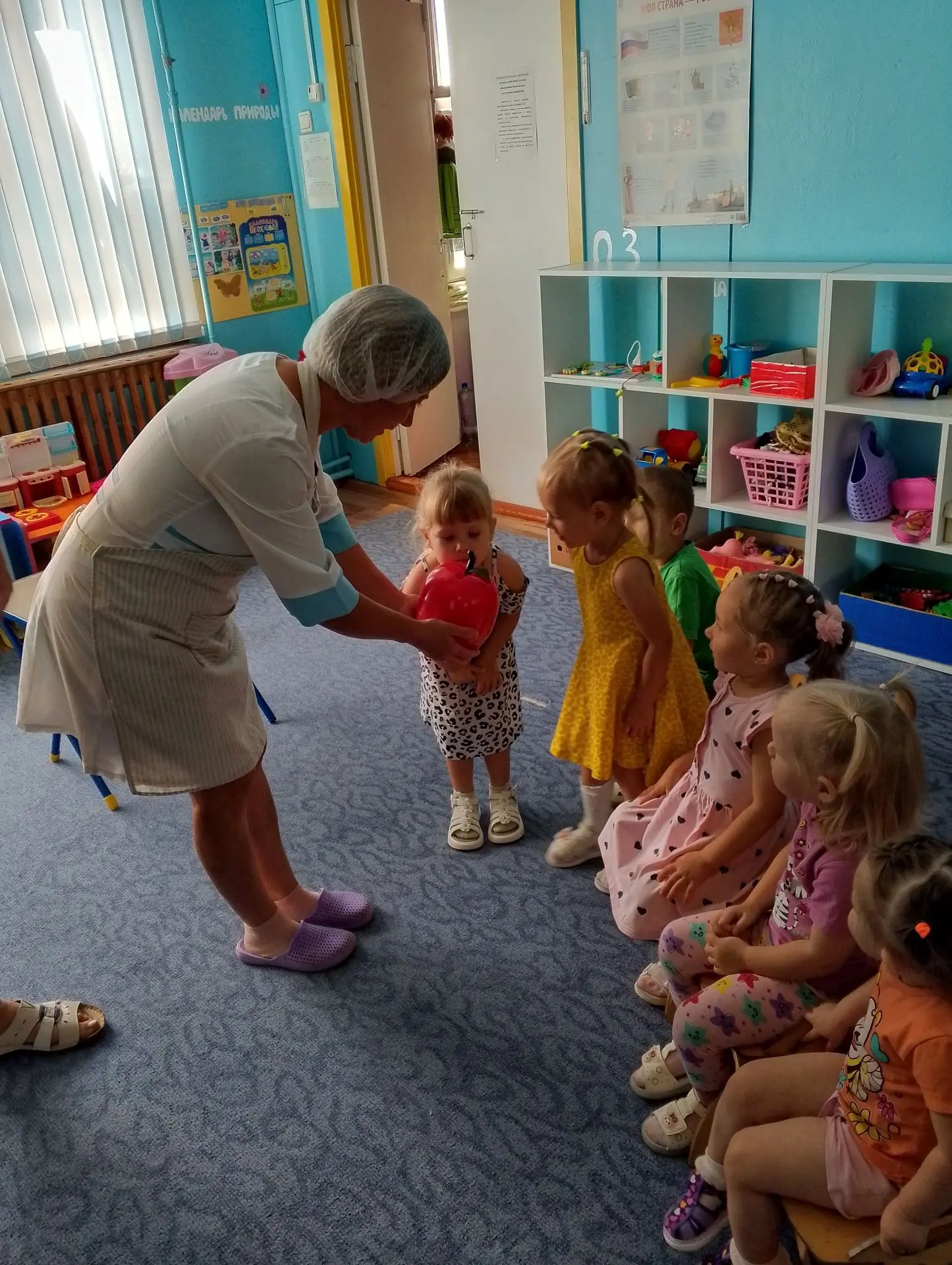 Сегодня в младшей группе прошло развлечение, посвящённое Яблочному Спасу – одному из гл...