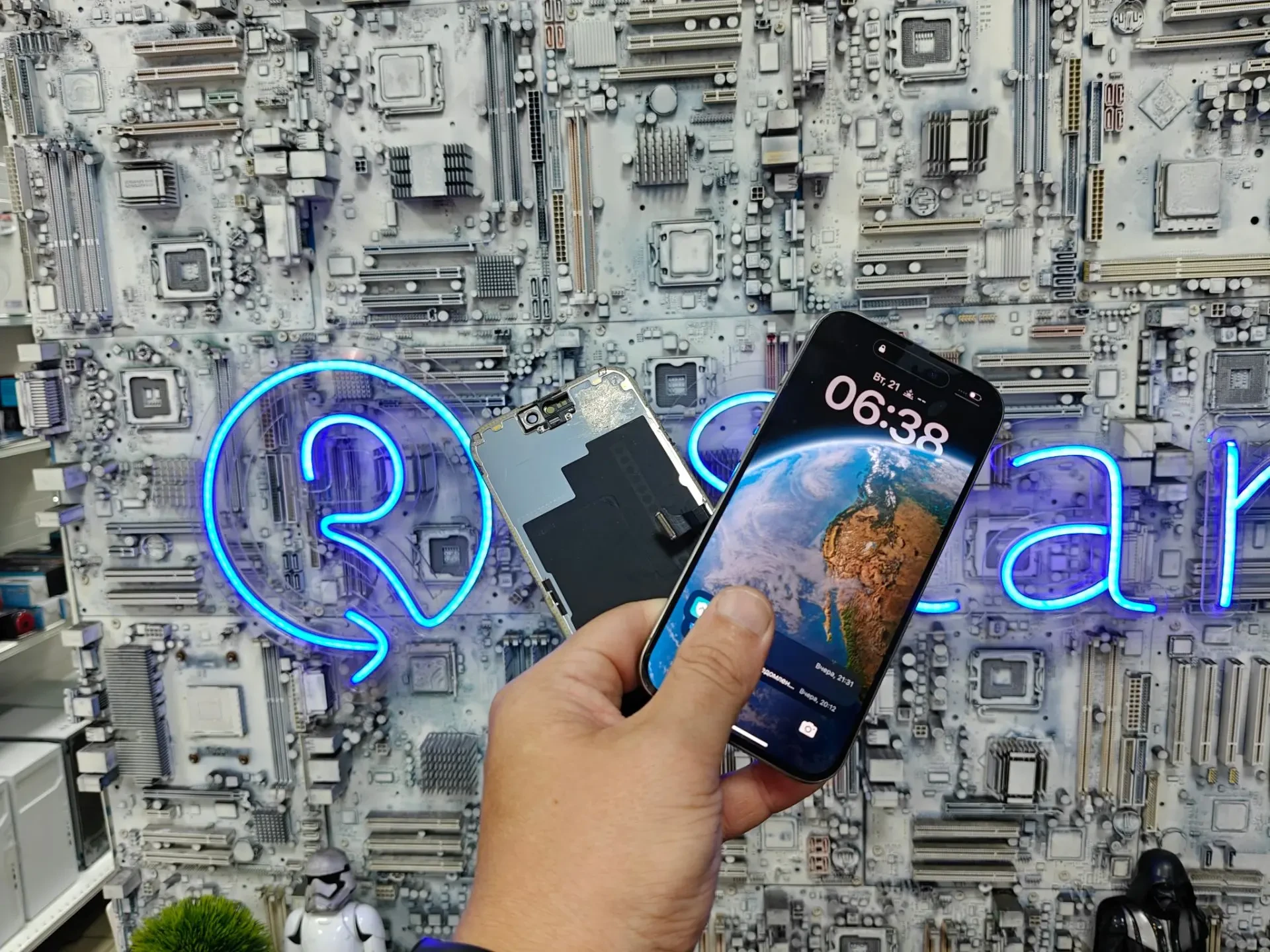 Замена дисплея на Apple iPhone 15 Pro!