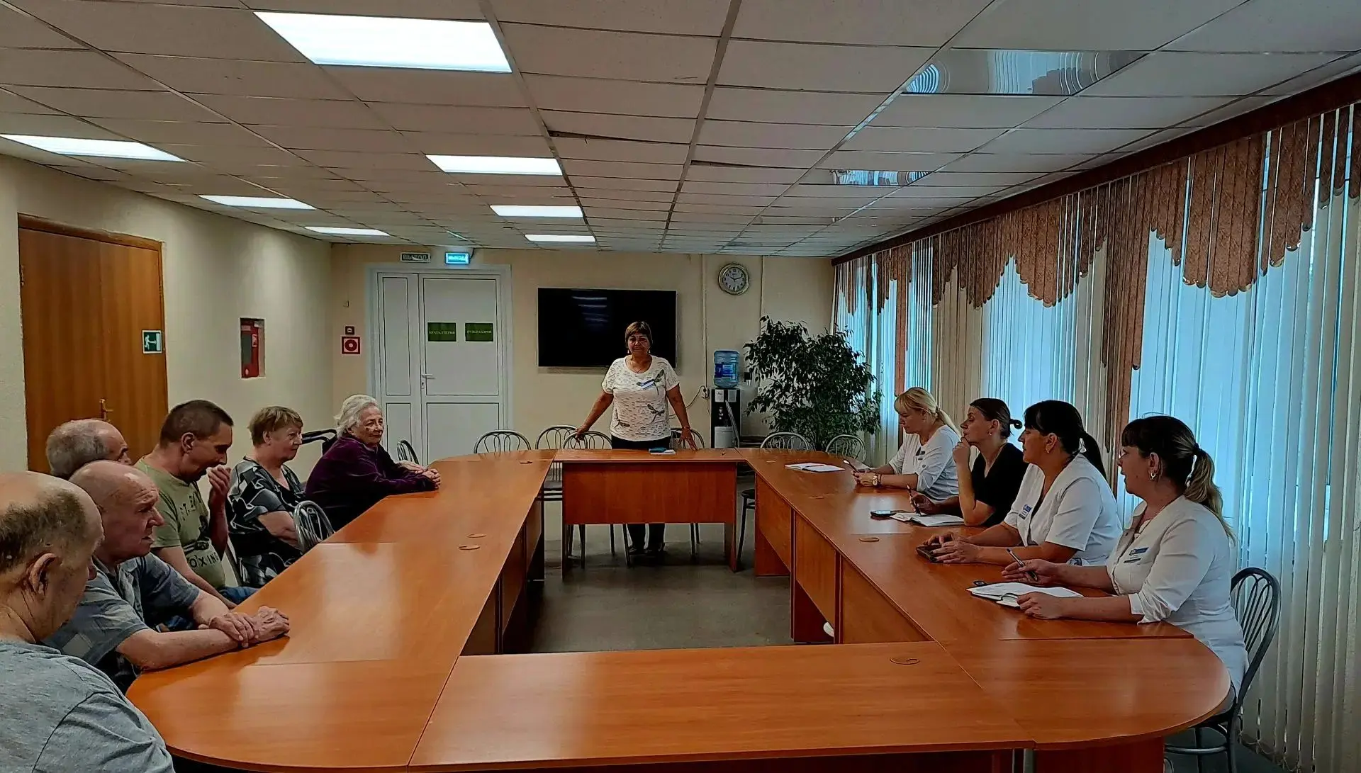 Каждый новый этап в жизни человека требует адаптации и привыкание.Особенно это касается тех,кто впер
