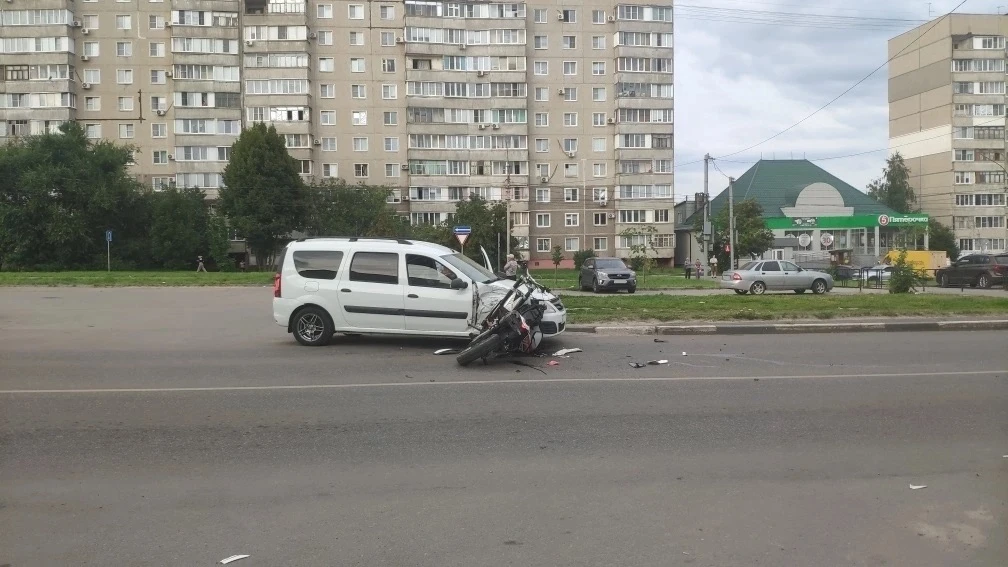 ⚠️Мотоциклист попал в больницу после столкновения с «Lada Largus»