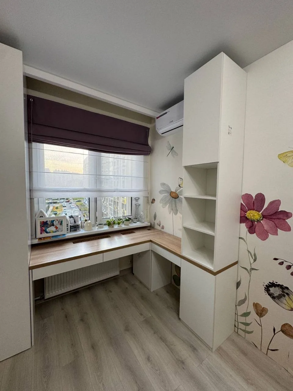 Рабочая зона в детскую для Виктории 💐

Светлые оттенки и удобная компоновка — получилось уютное и ф