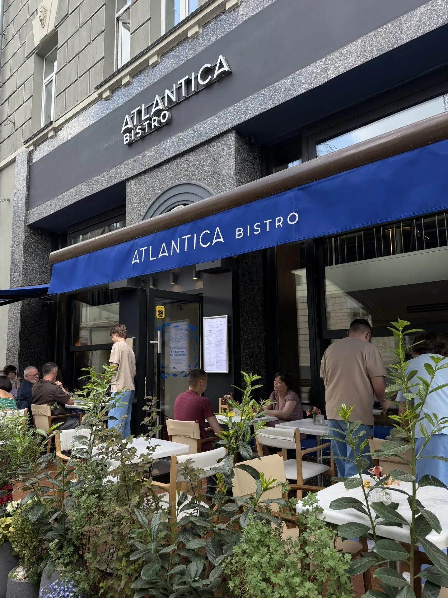 Пригласила маму в Atlantica Bistrо, ресторан comfort food из премиальных морепродуктов ...