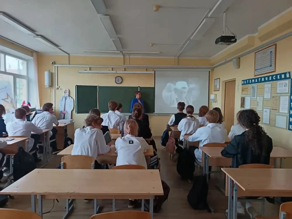 🎖 «Разговоры о важном. Песни о войне»   ❗Сегодня в нашей школе прошли особенные занятия из цикла «Ра