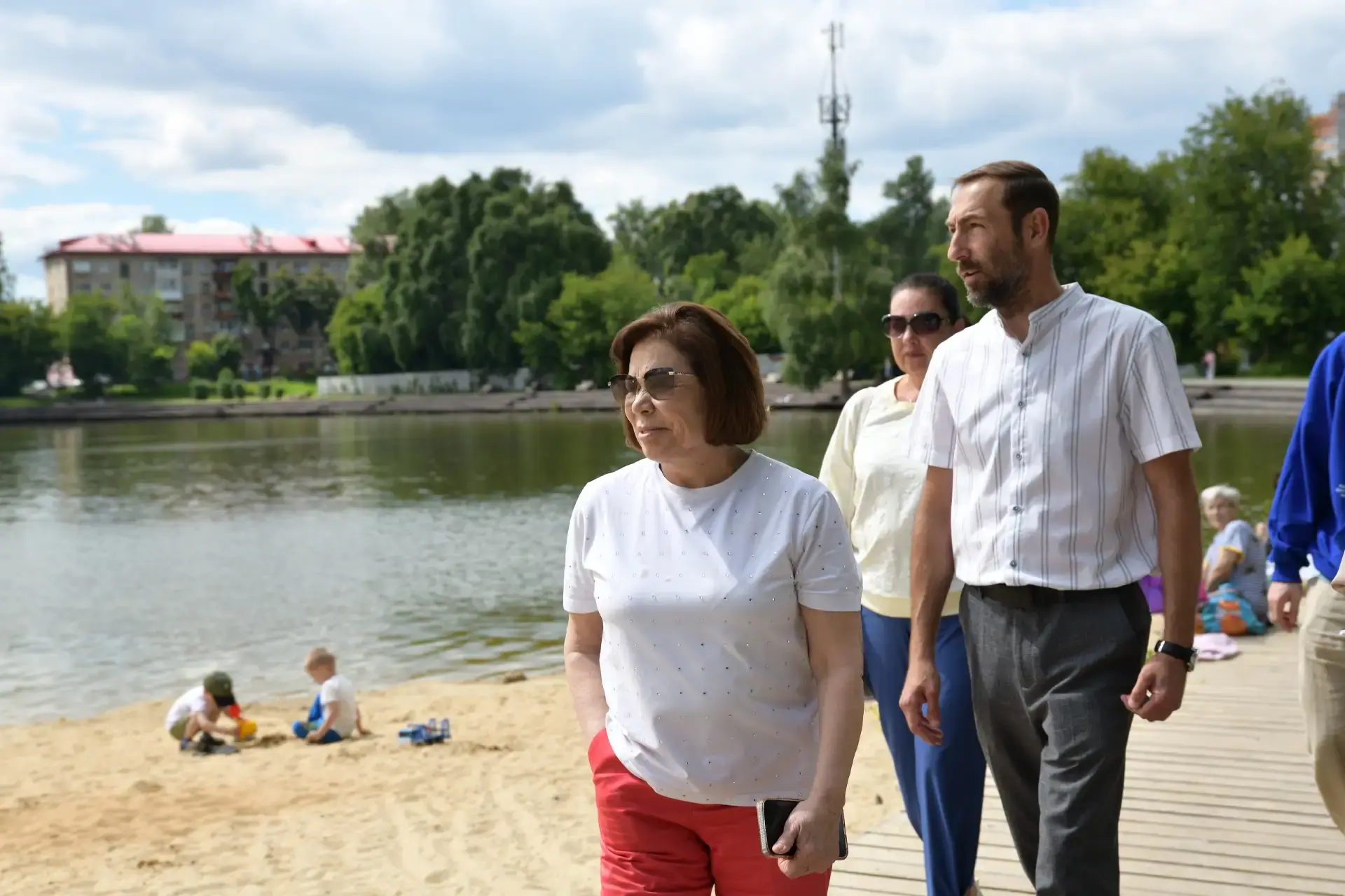 Комфортная городская среда начинается с простых, но важных вещей: удобного двора, безоп...