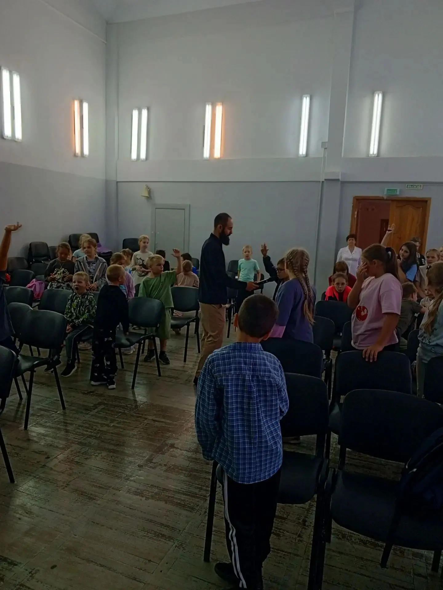 22.06.2026 в летнем лагере с ребятами провел беседу  на тему  " Взаимоотношения  в детс...
