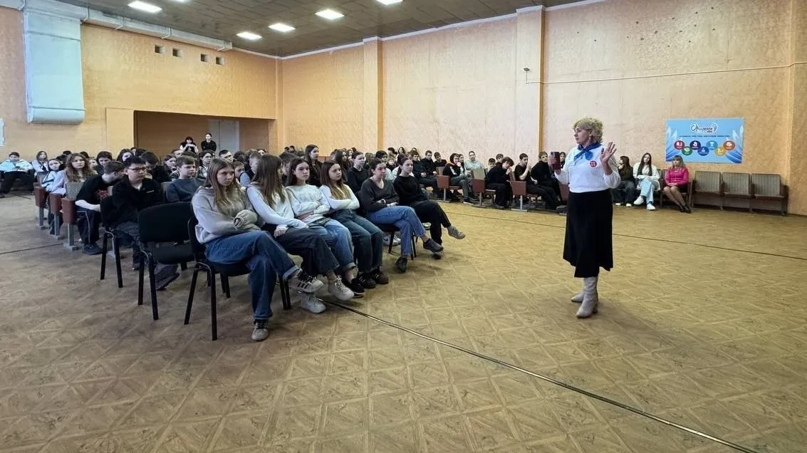 Профориентационная встреча «Живи, учись, работай в Запорожской области»  Карьерные консультанты Кадр
