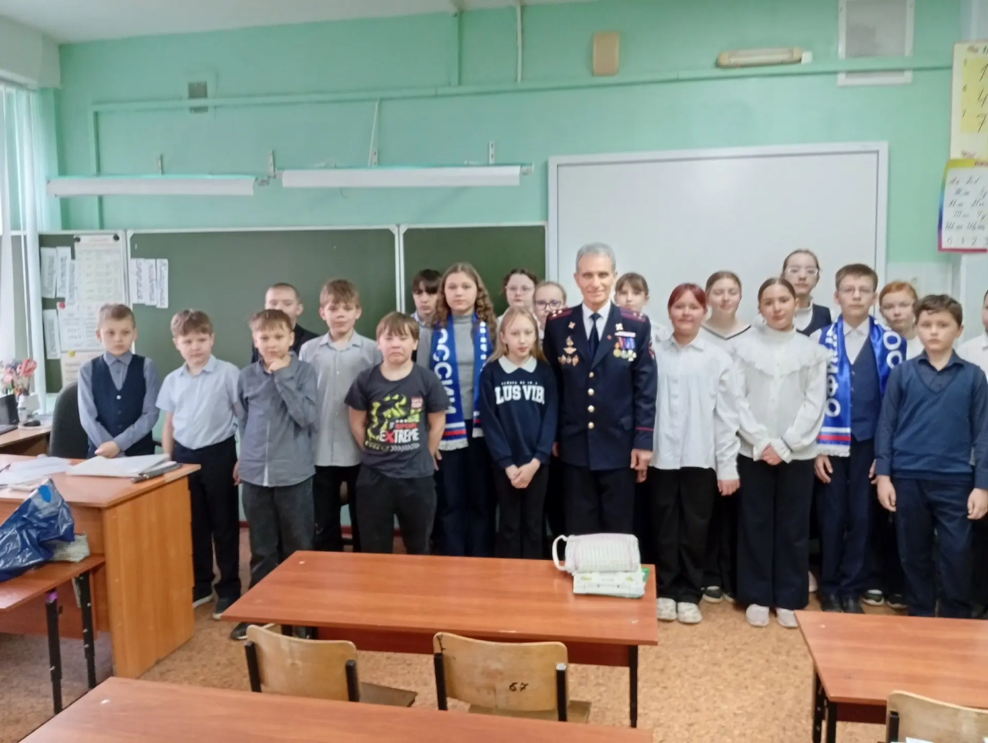 ✔️18 апреля в 4-ых классах прошла встреча с замечательным человеком, Крджаняном Хачиком Семеновичем 