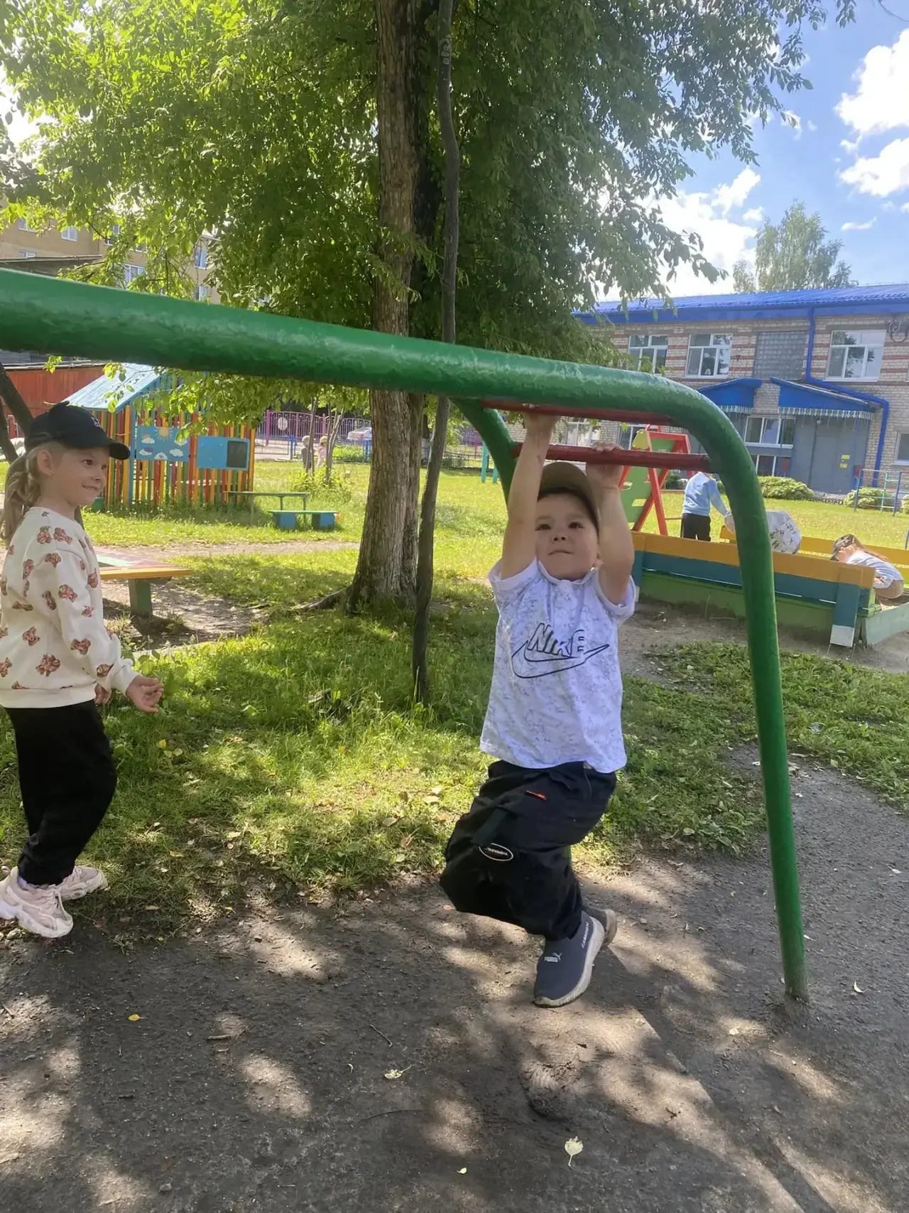 Лето — удивительная и благодатная пора, когда детям можно вдоволь гулять, бегать и прыг...