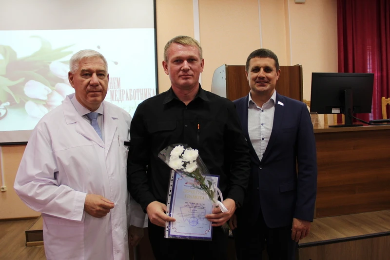 💐В канун Дня медицинского работника по традиции наградили лучших сотрудников. Более 70 человек - вс